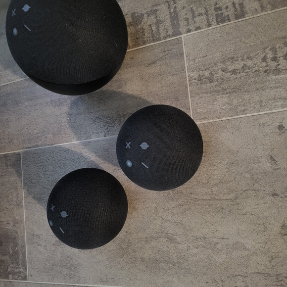 Amazon Alexa 4th generation complete system - Picture 2 of 3